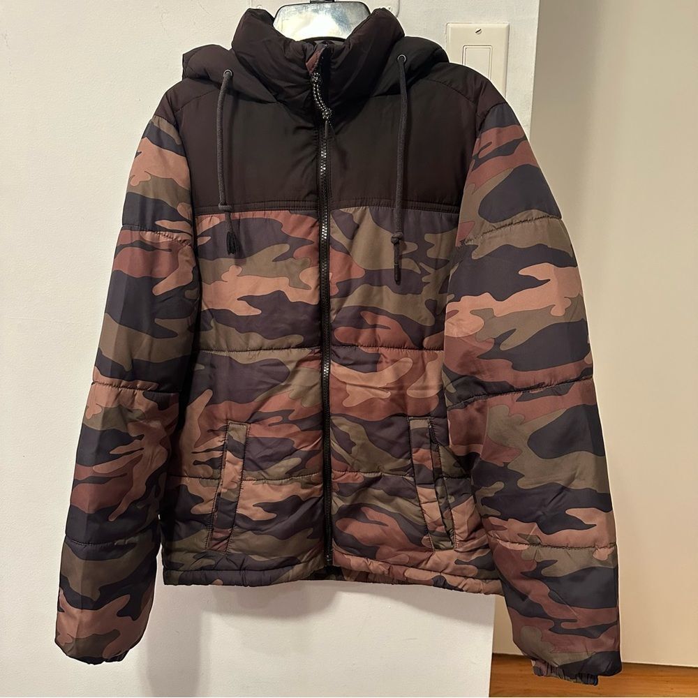 Men’s XS Camo Green/Black Puffer Hooded Zip Jacket